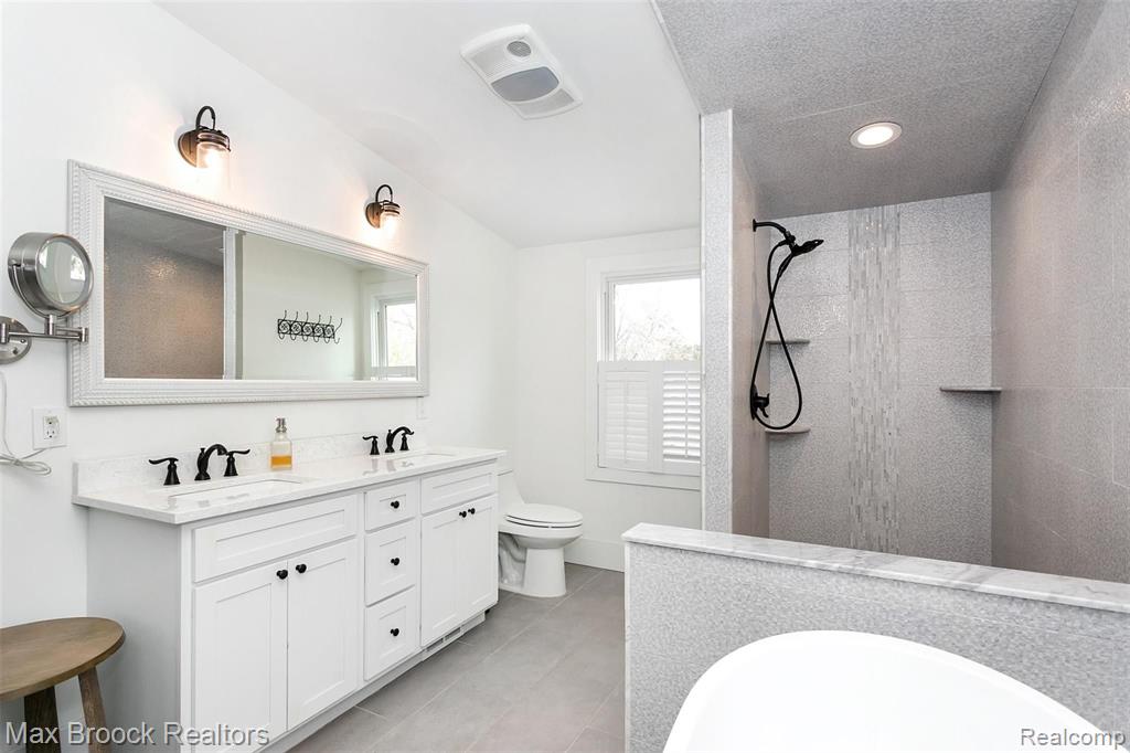 3630 Orchard Lake Road, Unit 1 West Bloomfield, MI 48324 - Photo 20 of 31