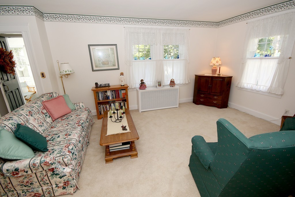 12 Little Road North Andover, MA 01845 - Photo 5 of 26 Gallery Image 5