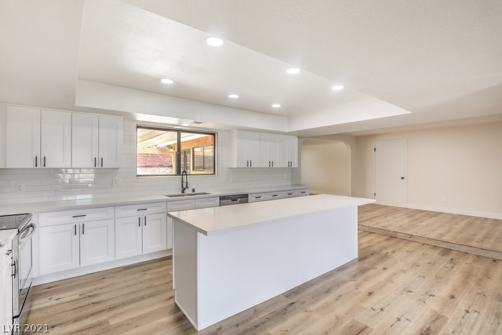 2250 Thoroughbred Road Henderson, NV 89002 - Photo 4 of 49 Gallery Image 4