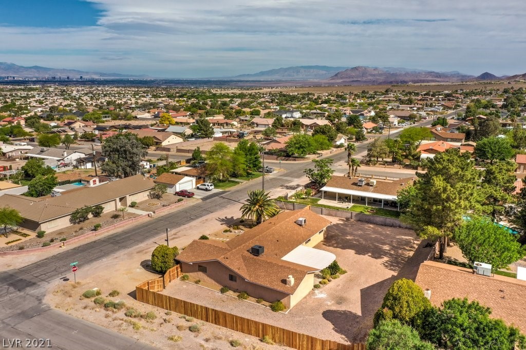 2250 Thoroughbred Road Henderson, NV 89002 - Photo 44 of 49 Gallery Image 44