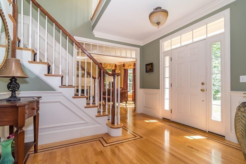 31 Minuteman Road Medfield, MA 02052 - Photo 3 of 28 Gallery Image 3