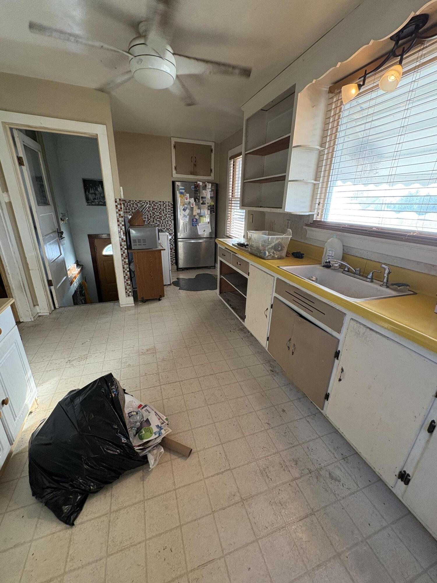 3543 South 17th Street Milwaukee, WI 53221 - Photo 6 of 16 IMG_5619_2