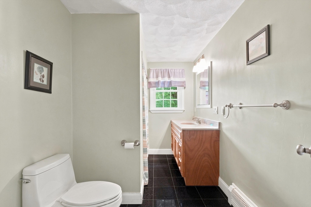52 Oak Ridge Circle Lynn, MA 01904 - Photo 14 of 42