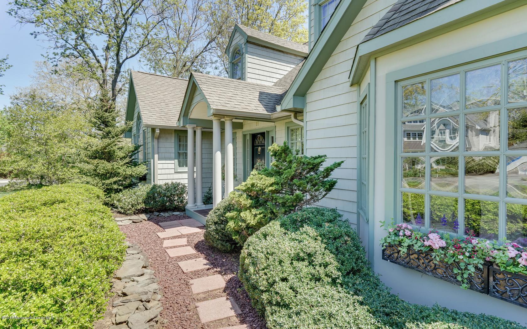 11 Blossom Road Rumson, NJ 07760 - Photo 4 of 70 66-photo-web-1680x1050-497537