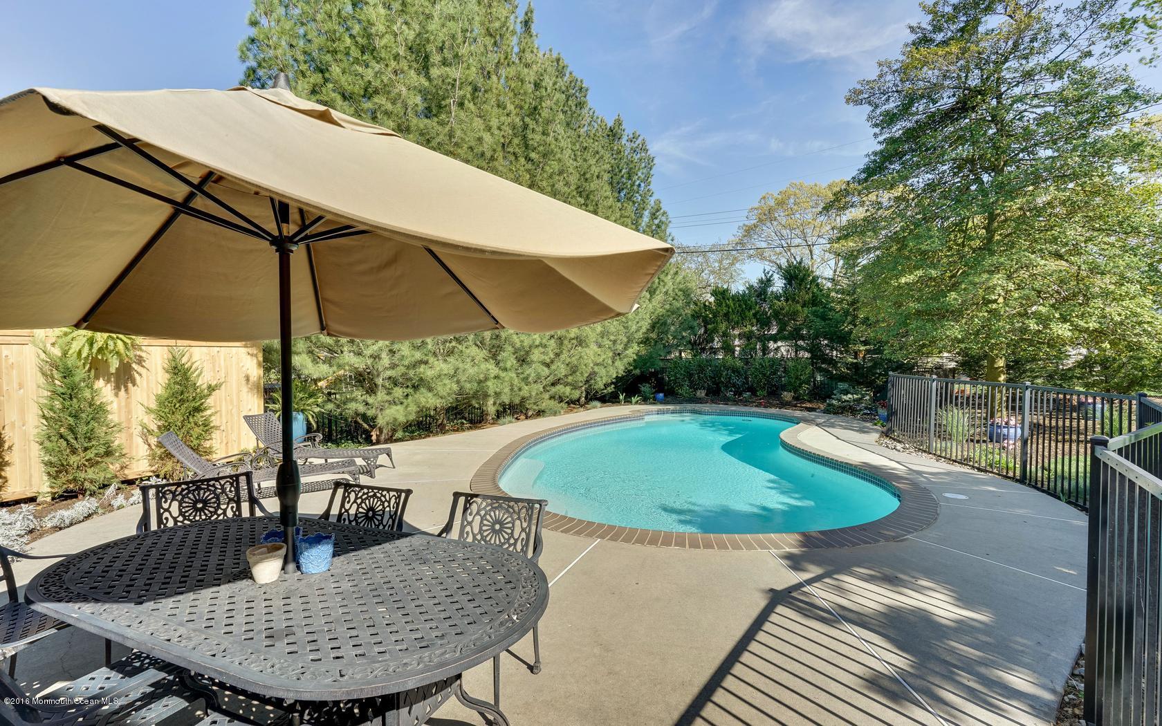 11 Blossom Road Rumson, NJ 07760 - Photo 61 of 70 56-photo-web-1680x1050-402095