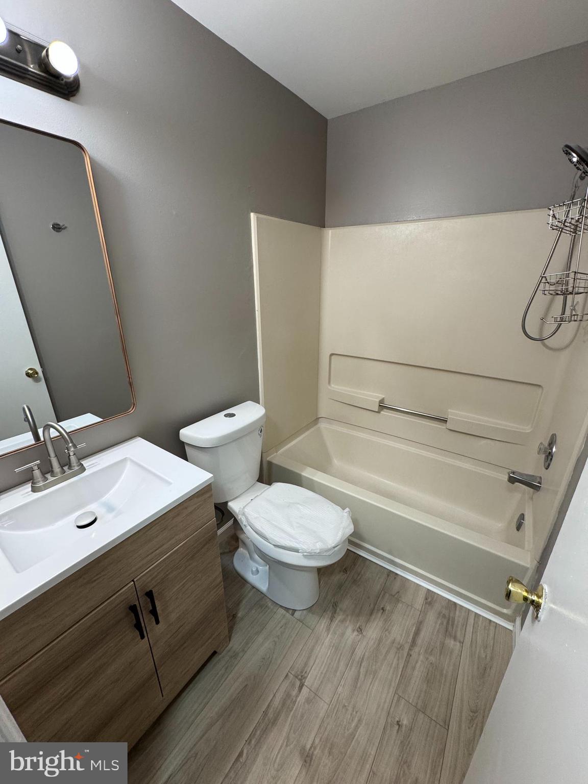 1206 Huntingdon Mews Clementon, NJ 08021 - Photo 11 of 18 Hallway
Bathroom