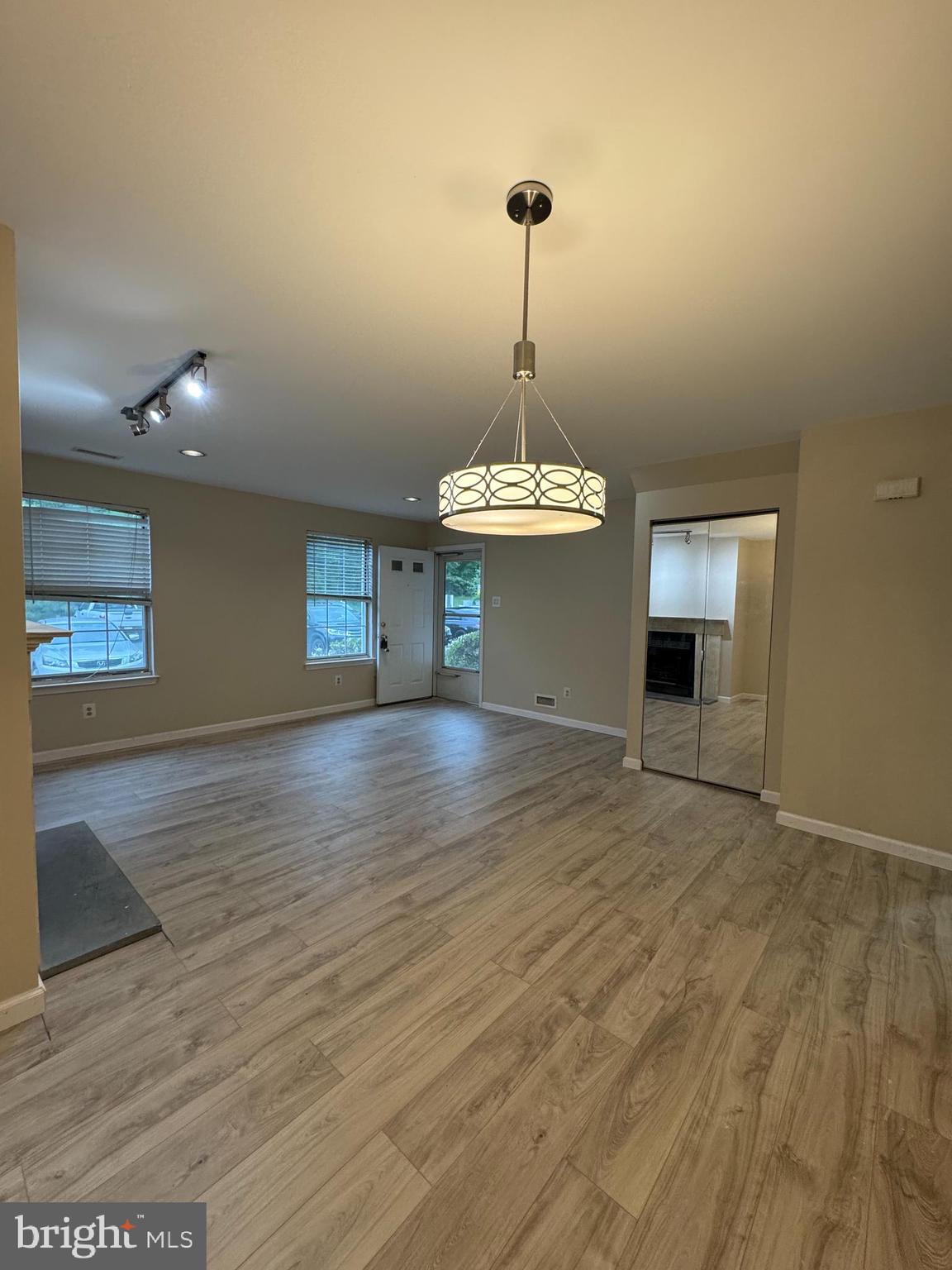 1206 Huntingdon Mews Clementon, NJ 08021 - Photo 4 of 18 Dining Area in Living Room