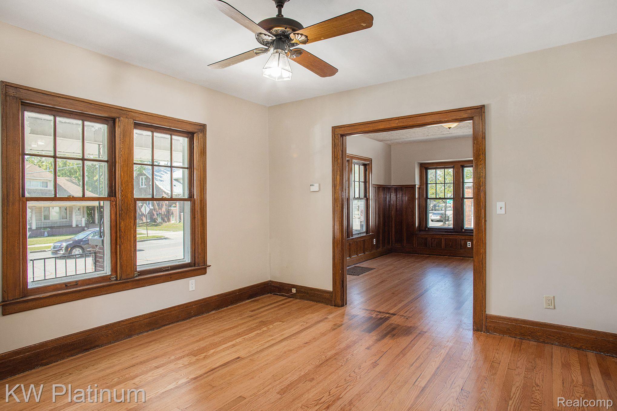 16321 East 9 Mile Road Eastpointe, MI 48021 - Photo 8 of 25