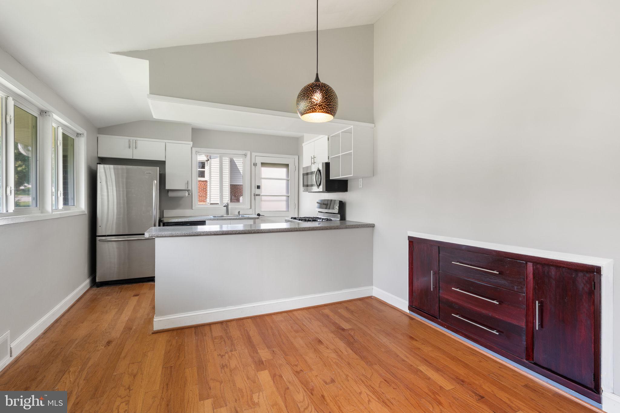 4526 Roundhill Road Alexandria, VA 22310 - Photo 13 of 53 Gallery Image 13
