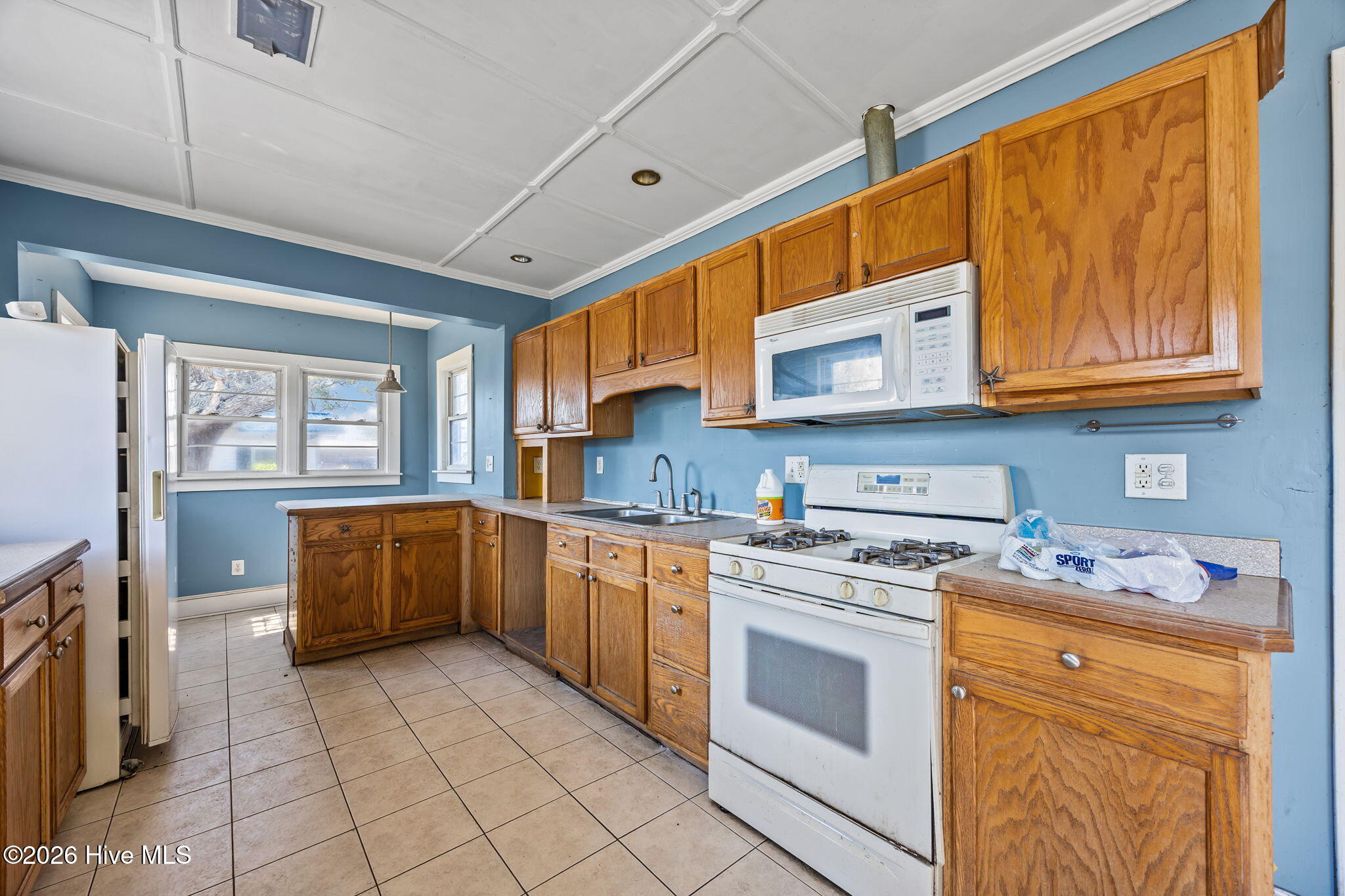 2472 Cedar Island Road Cedar Island, NC 28520 - Photo 3 of 33 Kitchen