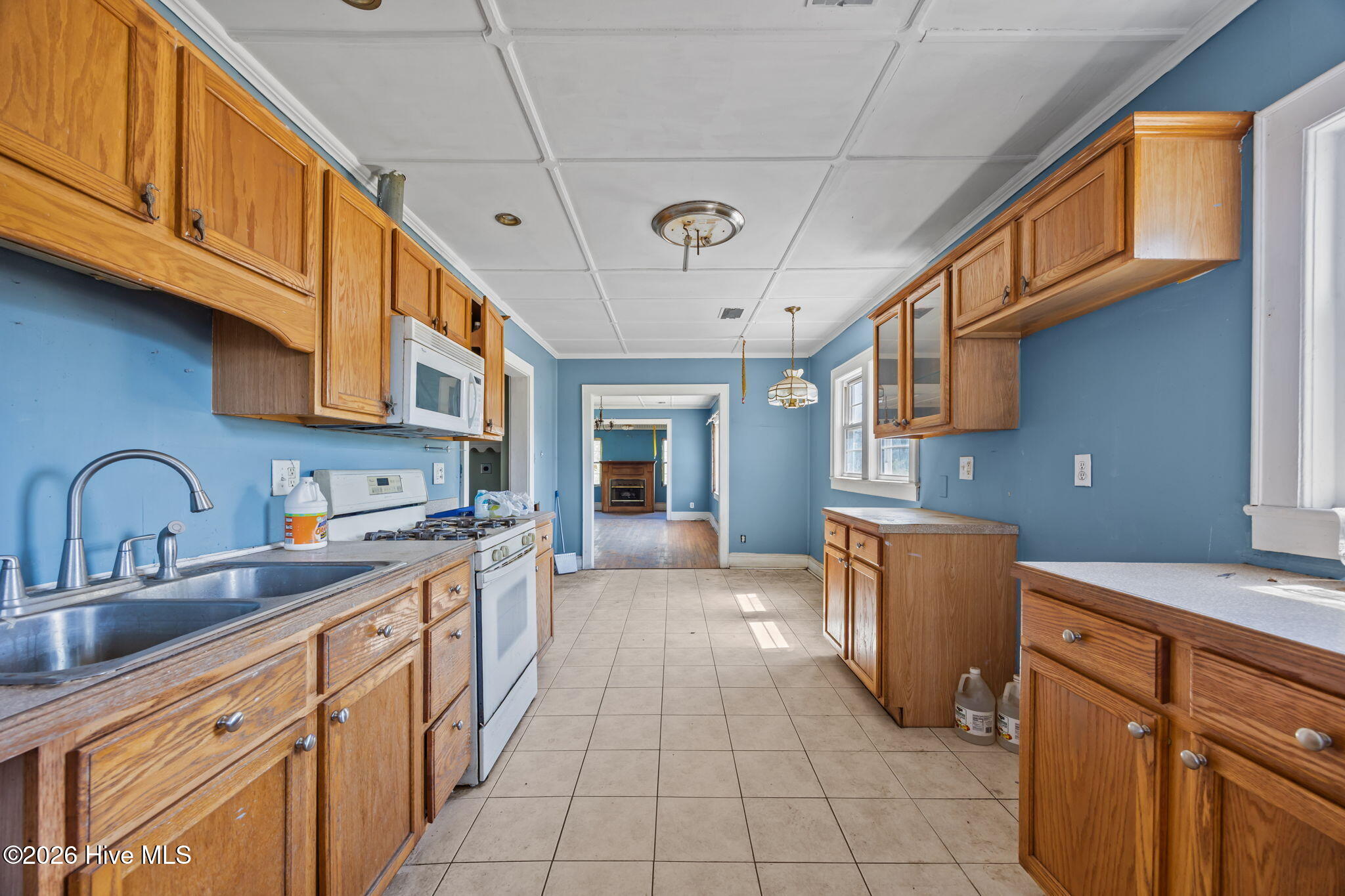 2472 Cedar Island Road Cedar Island, NC 28520 - Photo 4 of 33 Kitchen