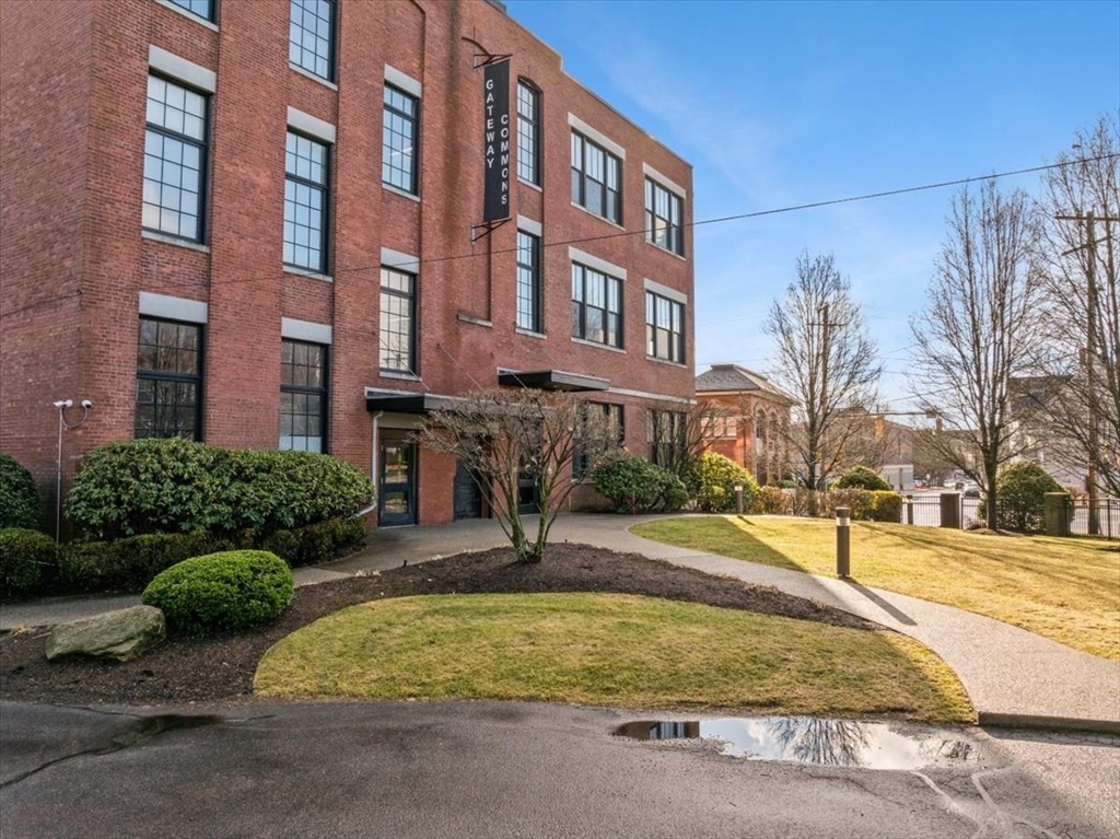 685 Social Street, Unit 215 Woonsocket, RI 02895 - Photo 10 of 40