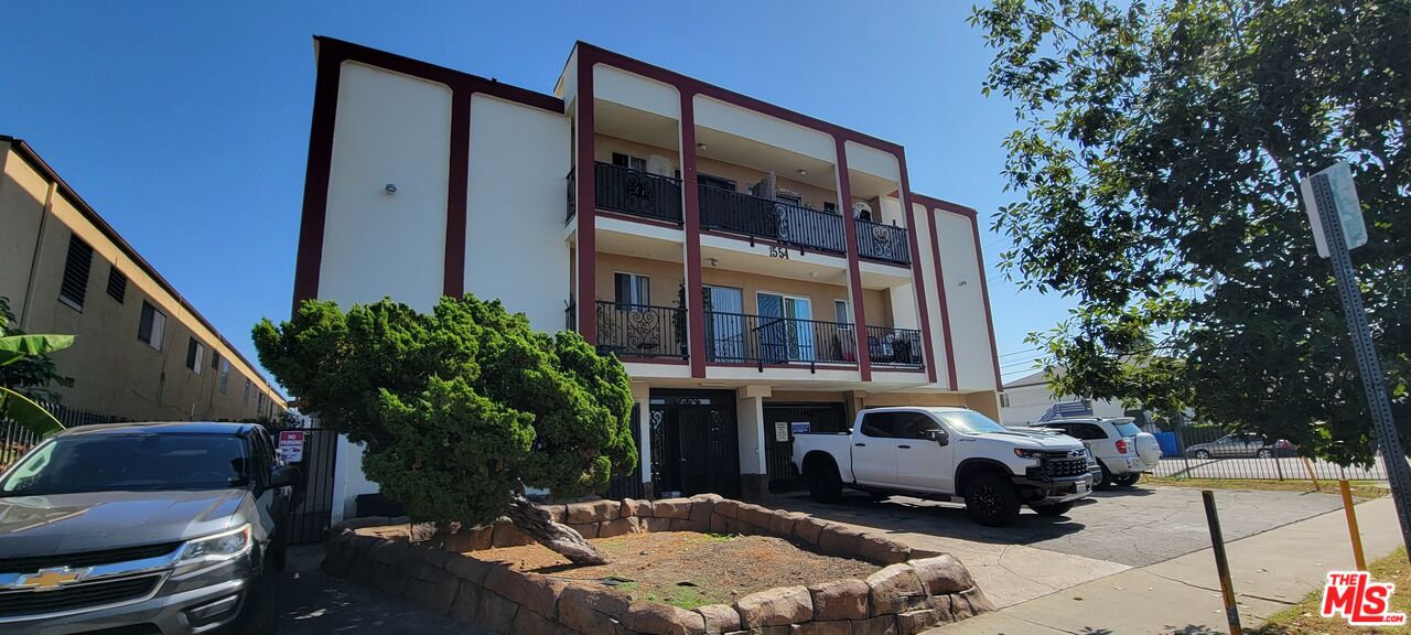 1554 South Gramercy Pl  