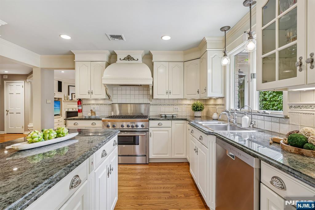 256 Lotte Road Ridgewood, NJ 07450 - Photo 16 of 44