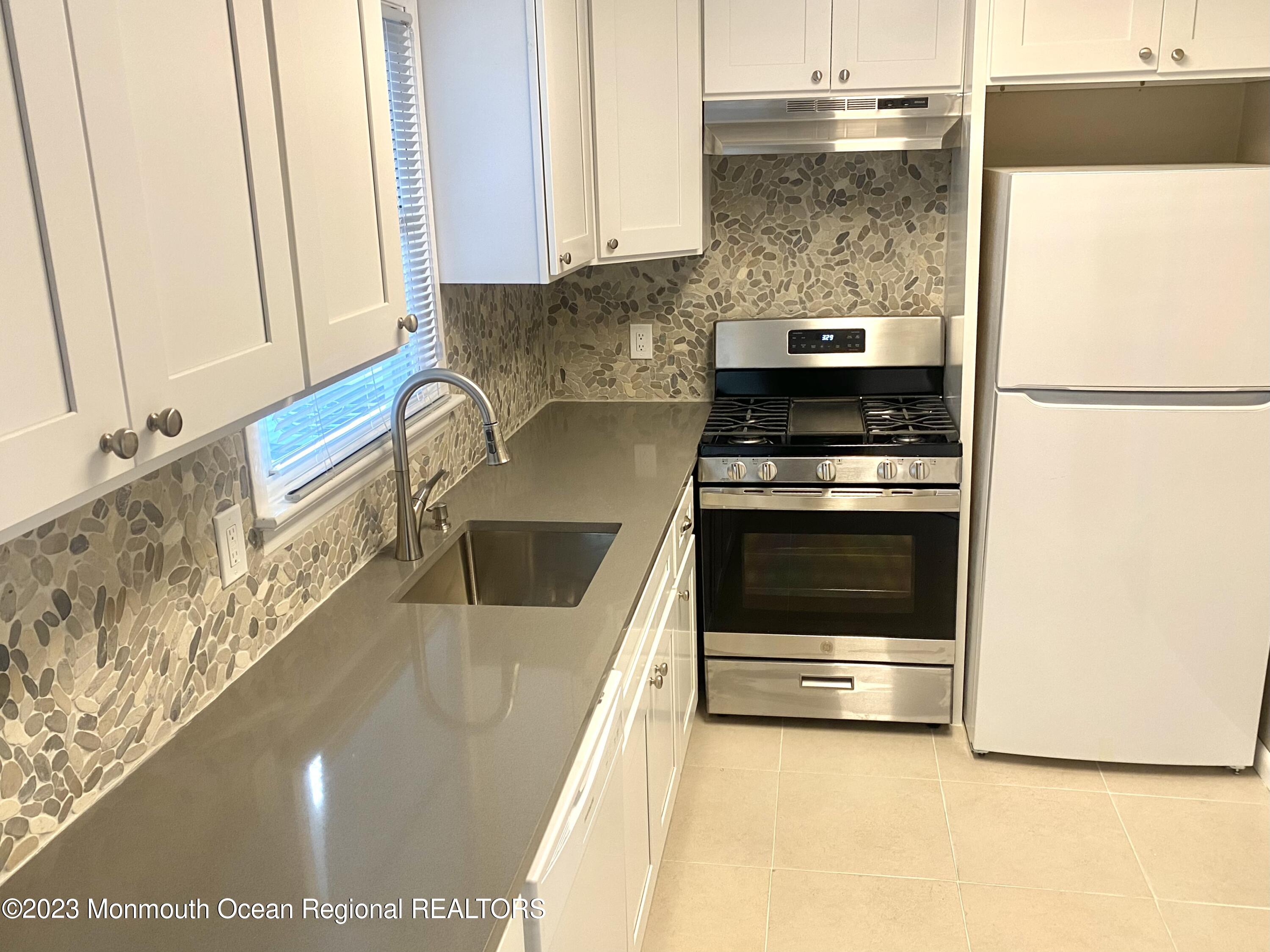 1406 Treeneedle Road, Unit 1406 Point Pleasant, NJ 08742 - Photo 3 of 14 Kitchen