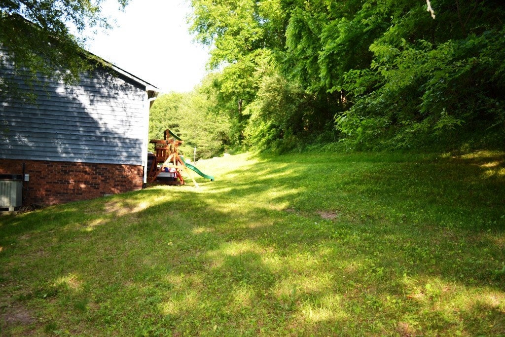 620 Whispering Pines Road Max Meadows, VA 24360 - Photo 5 of 40 Gallery Image 5