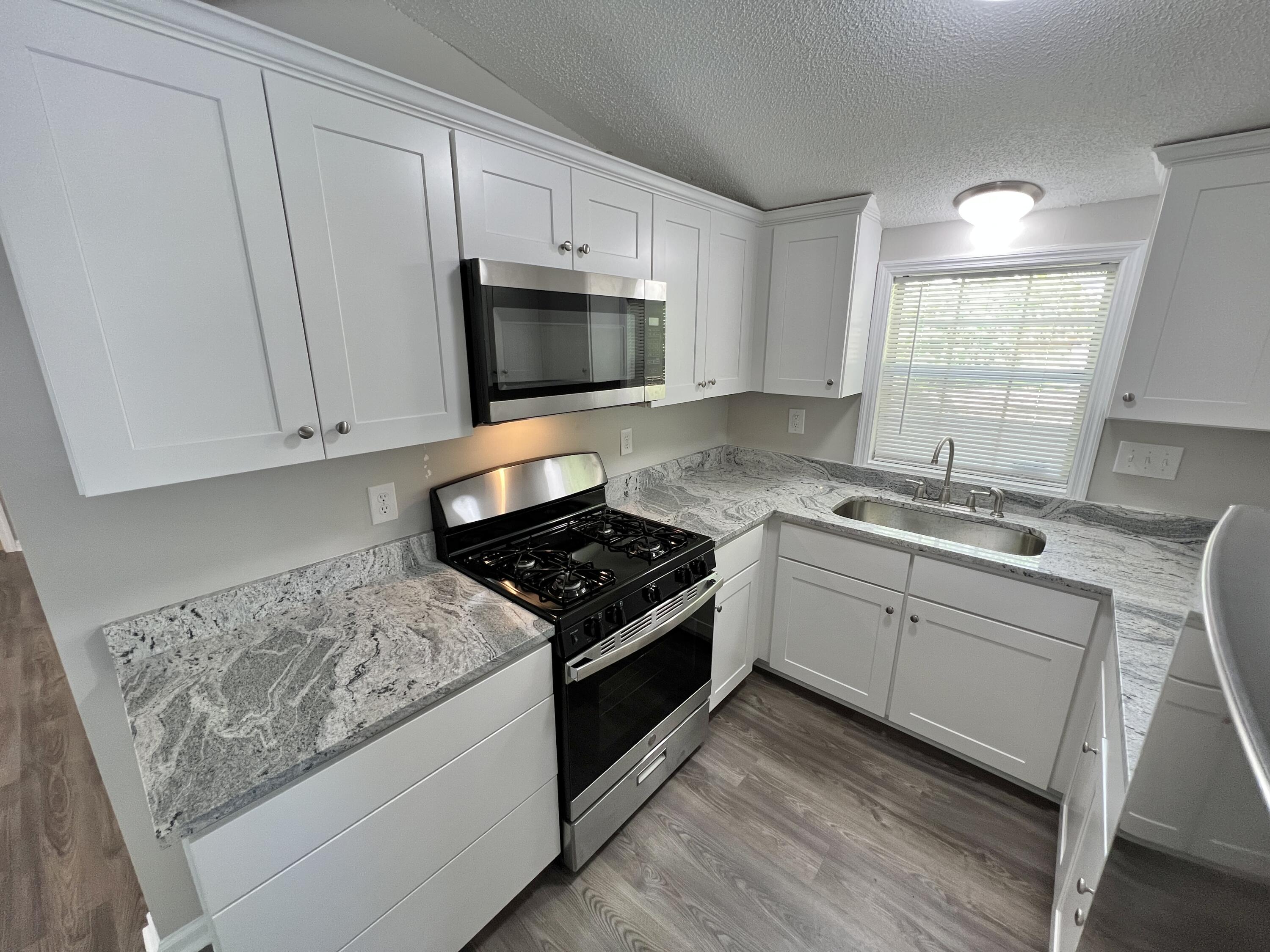 6 Maverick Street Charleston, SC 29403 - Photo 4 of 14