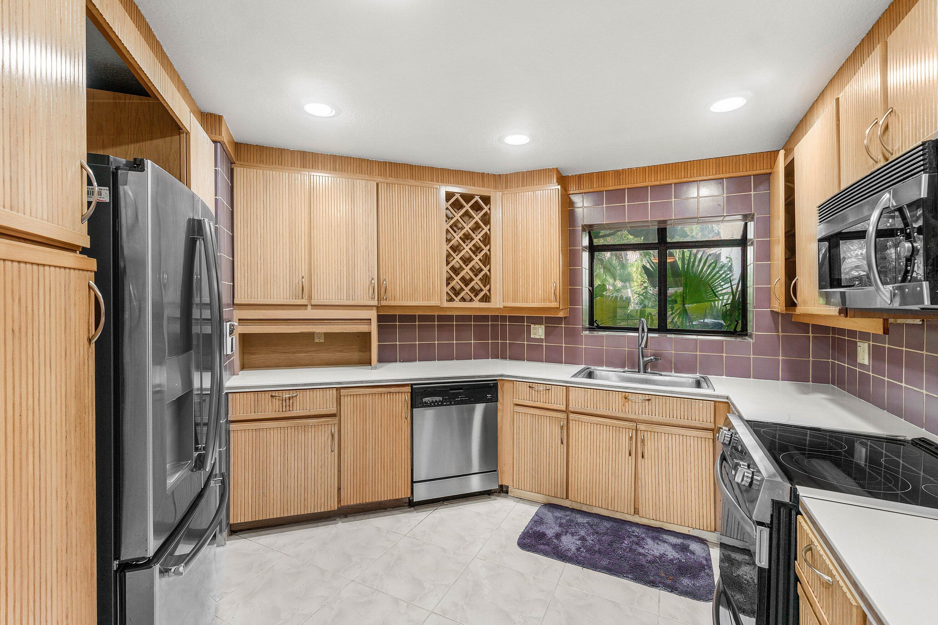 22640 Caravelle Circle Boca Raton, FL 33433 - Photo 15 of 37 Kitchen