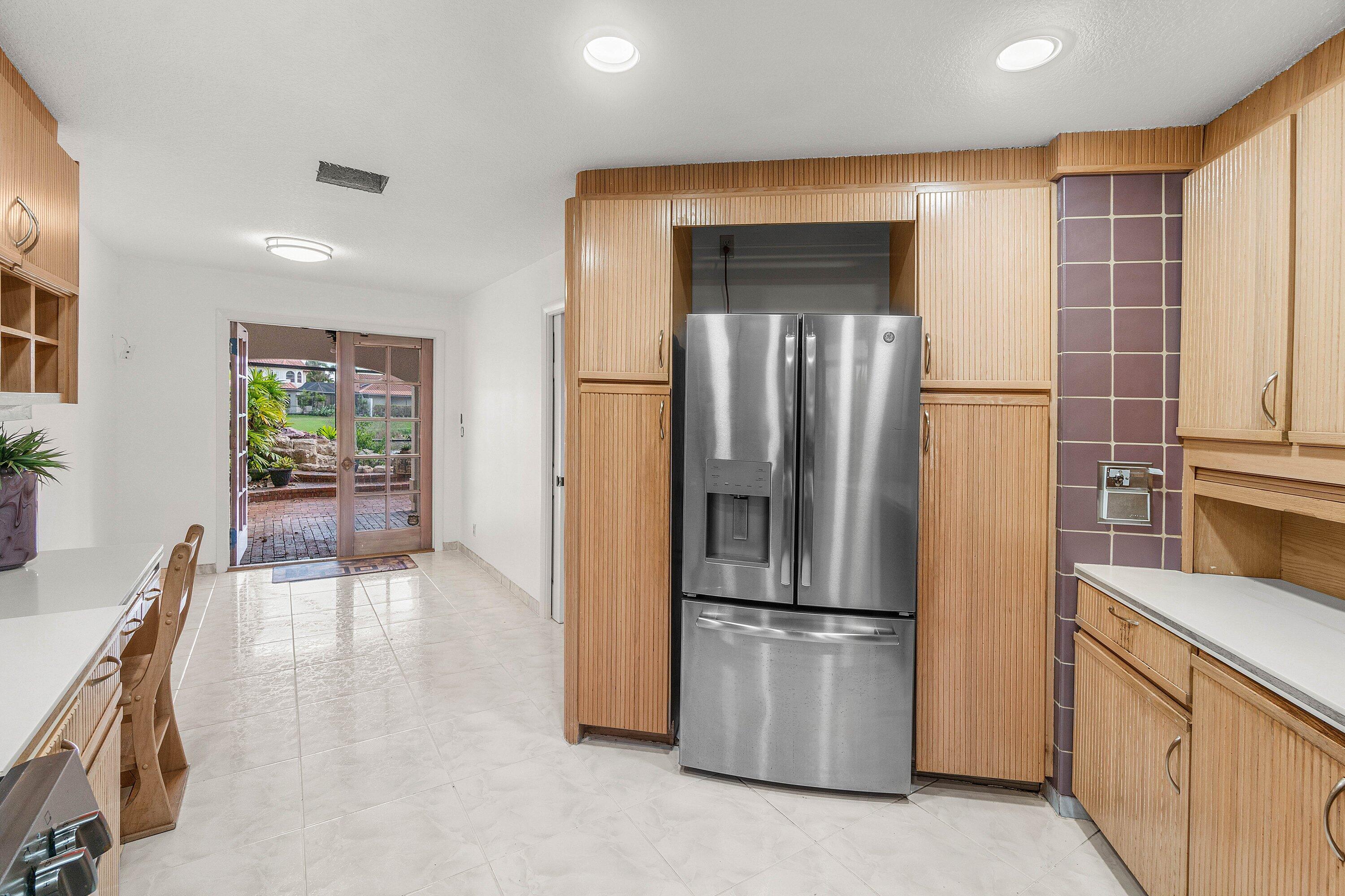 22640 Caravelle Circle Boca Raton, FL 33433 - Photo 17 of 37 Kitchen