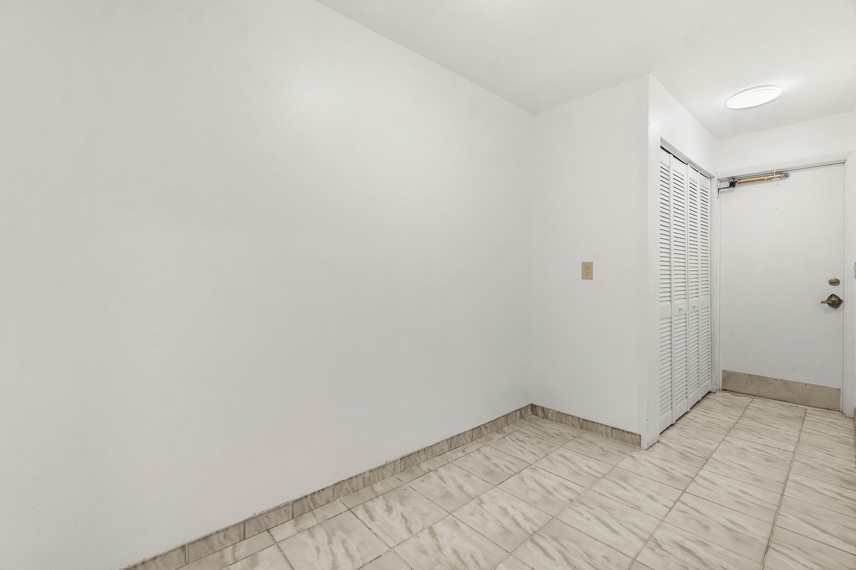 22640 Caravelle Circle Boca Raton, FL 33433 - Photo 32 of 37 Laundry Room