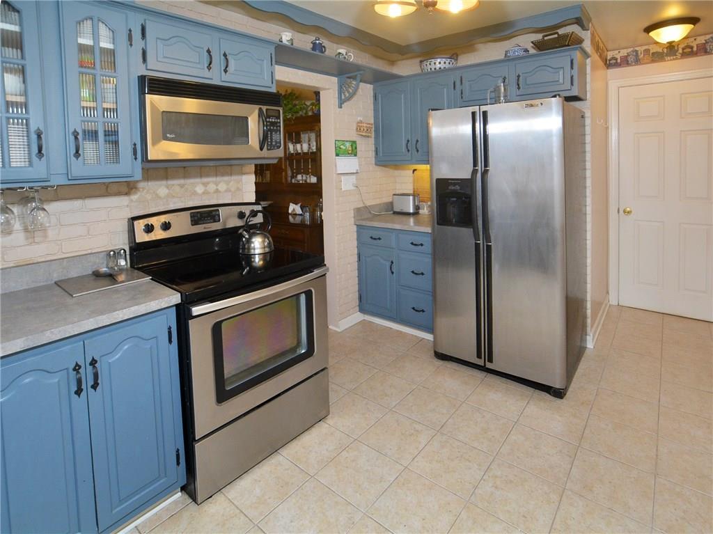 3563 Ridgewood Drive Pittsburgh, PA 15235 - Photo 3 of 25 Gallery Image 3