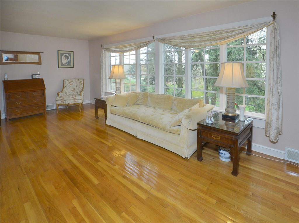 3563 Ridgewood Drive Pittsburgh, PA 15235 - Photo 8 of 25 Gallery Image 8