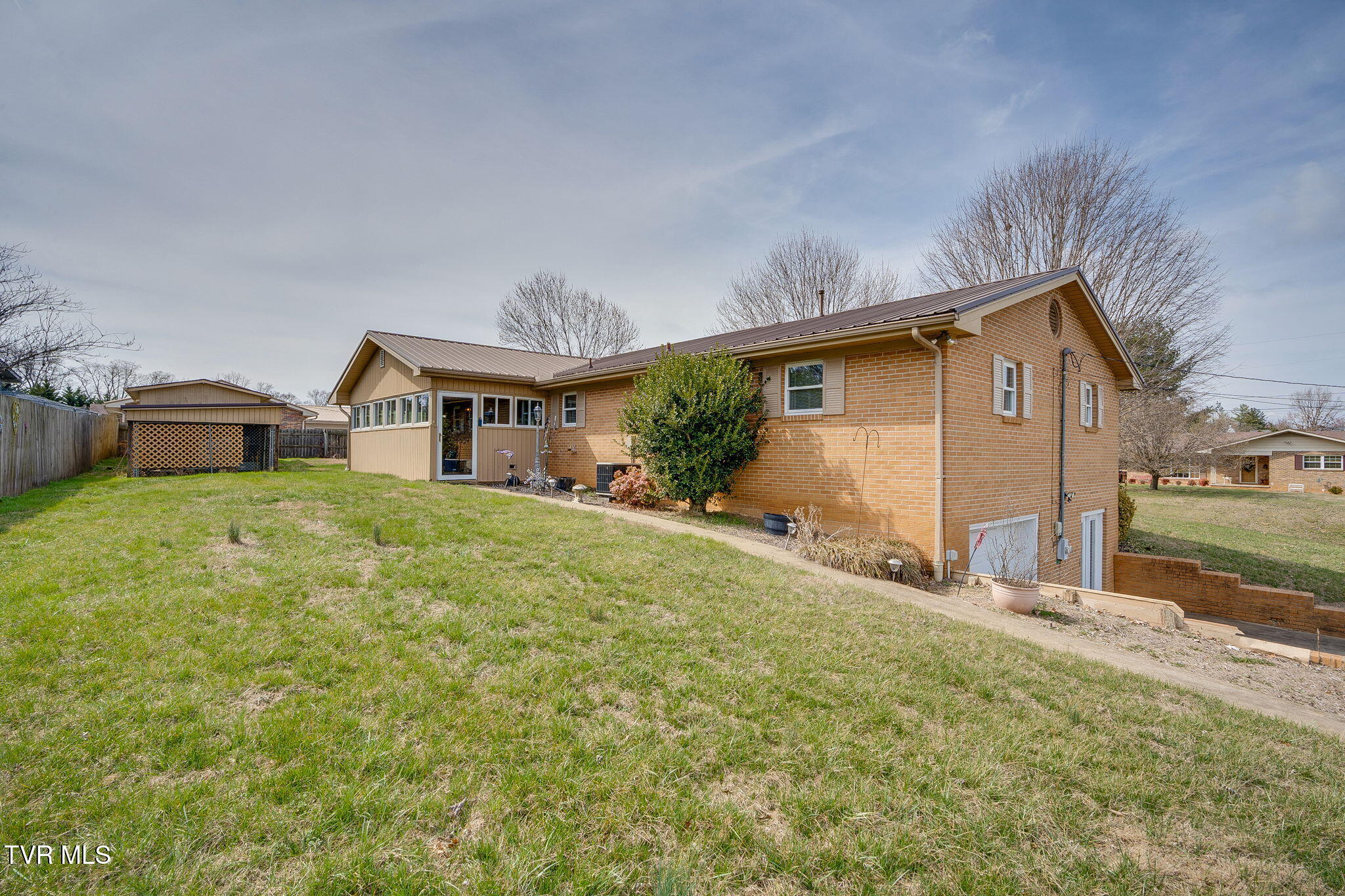 1301 Kenney Street Greeneville, TN 37745 - Photo 37 of 43 037