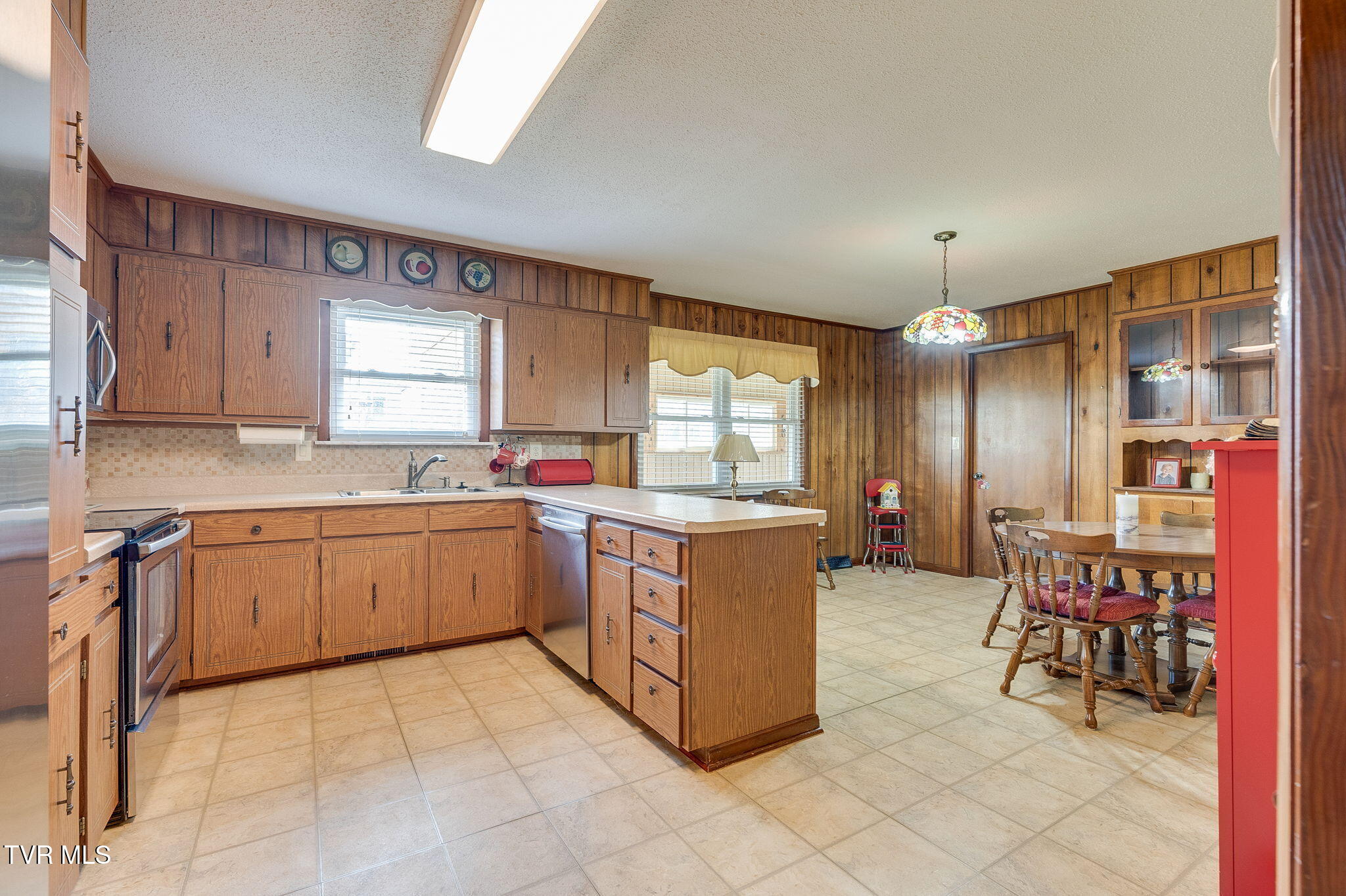 1301 Kenney Street Greeneville, TN 37745 - Photo 8 of 43 008