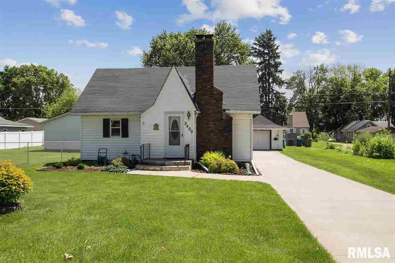 2409 Dunham Street Clinton, IA 52732 - Photo 1 of 24 Gallery Image 1