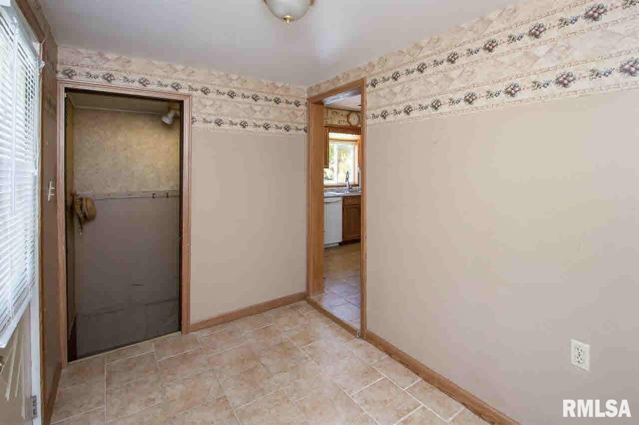 2409 Dunham Street Clinton, IA 52732 - Photo 11 of 24 Gallery Image 11
