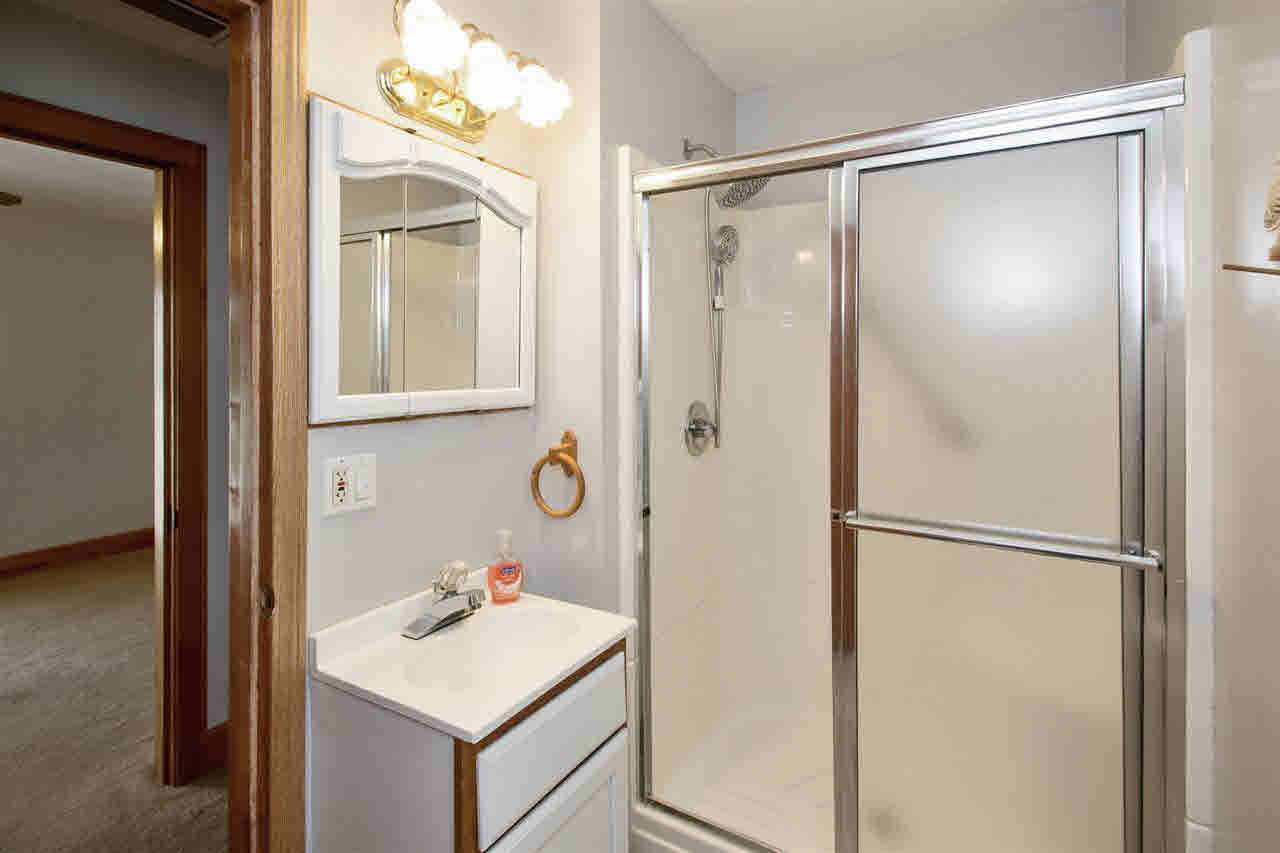 2409 Dunham Street Clinton, IA 52732 - Photo 12 of 24 Gallery Image 12