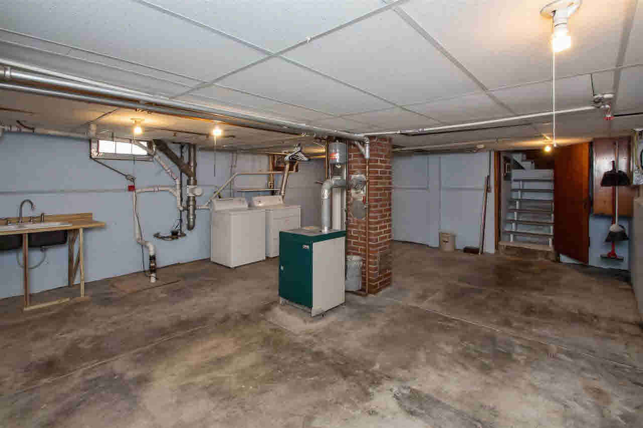 2409 Dunham Street Clinton, IA 52732 - Photo 17 of 24 Gallery Image 17