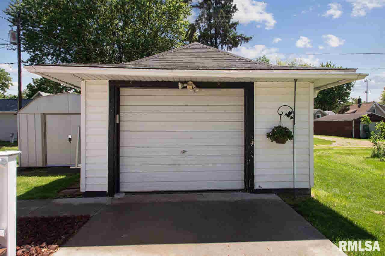 2409 Dunham Street Clinton, IA 52732 - Photo 22 of 24 Gallery Image 22