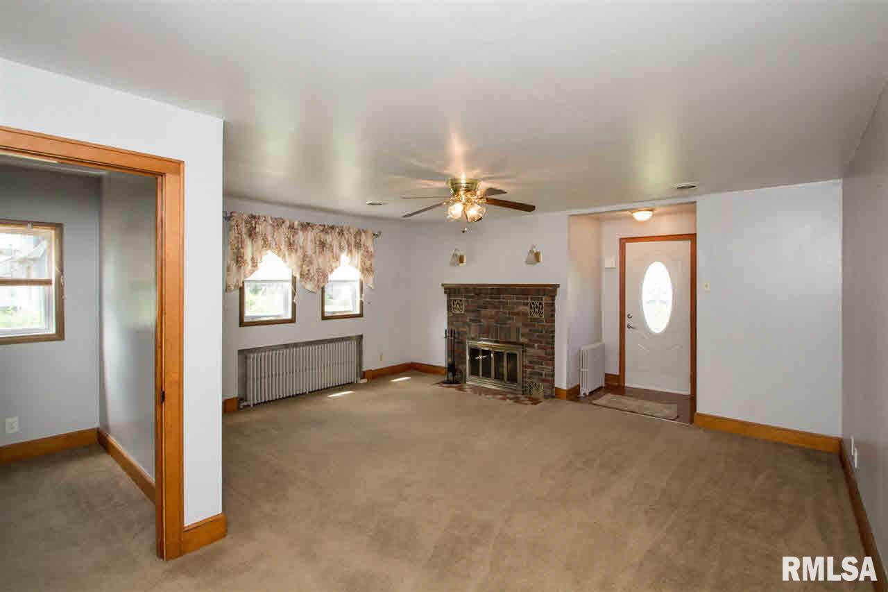 2409 Dunham Street Clinton, IA 52732 - Photo 5 of 24 Gallery Image 5