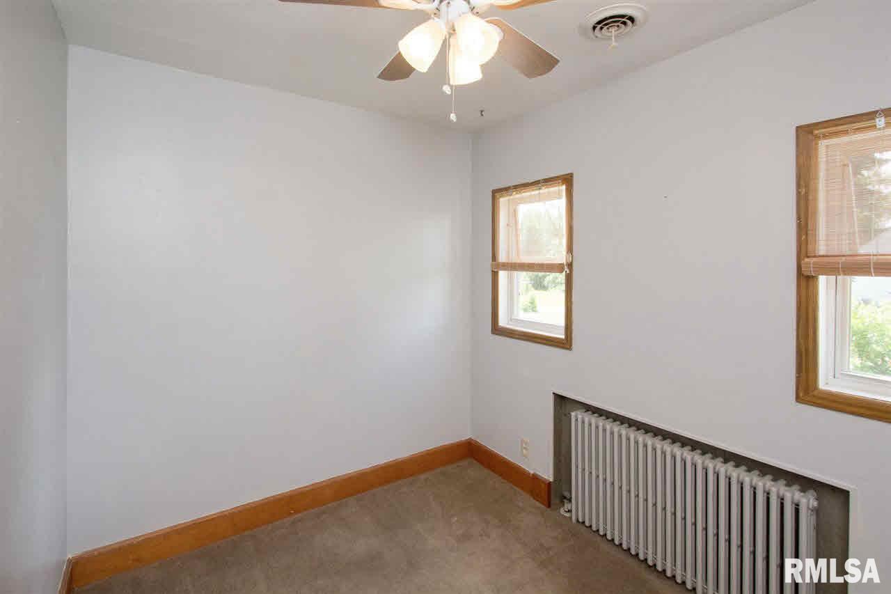 2409 Dunham Street Clinton, IA 52732 - Photo 6 of 24 Gallery Image 6