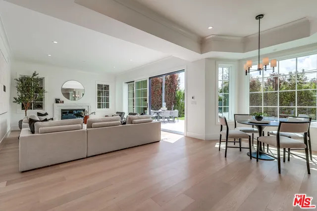 $10,995,000 | 427 North Bundy Drive, Los Angeles, CA 90049