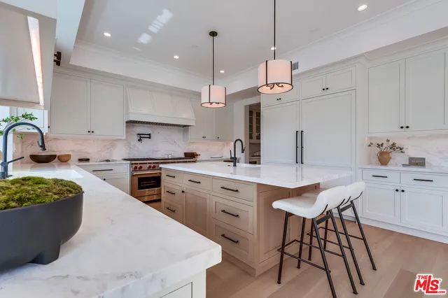 $10,995,000 | 427 North Bundy Drive, Los Angeles, CA 90049