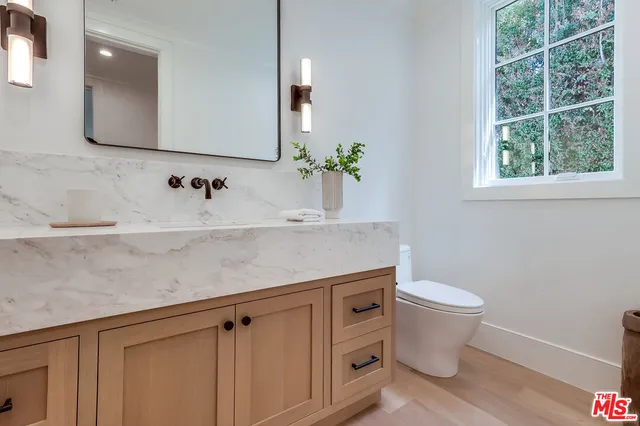 $10,995,000 | 427 North Bundy Drive, Los Angeles, CA 90049