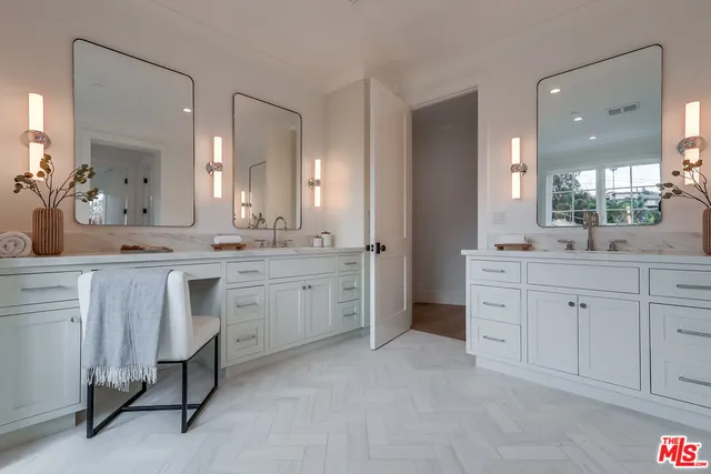 $10,995,000 | 427 North Bundy Drive, Los Angeles, CA 90049