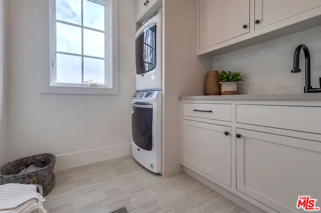 $10,995,000 | 427 North Bundy Drive, Los Angeles, CA 90049