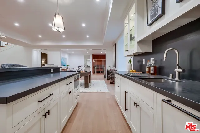 $10,995,000 | 427 North Bundy Drive, Los Angeles, CA 90049