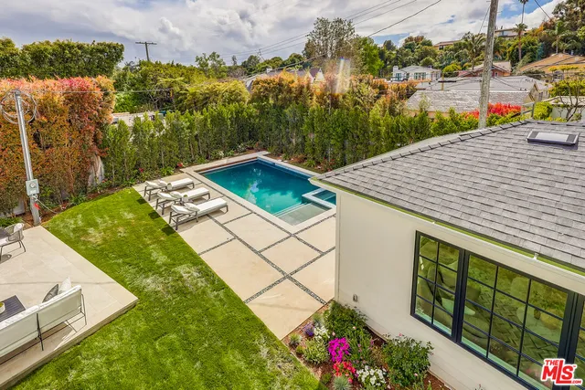 $10,995,000 | 427 North Bundy Drive, Los Angeles, CA 90049