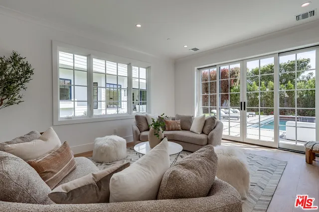 $10,995,000 | 427 North Bundy Drive, Los Angeles, CA 90049