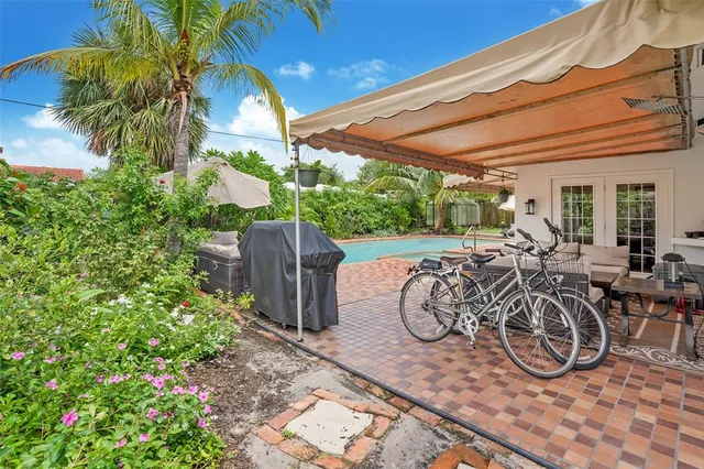 $765,000 | 241 Southwest 13th Street, Boca Raton, FL 33432