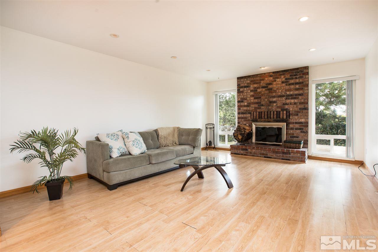 1518 Crown Drive Reno, NV 89503 - Photo 3 of 24 Photo 3