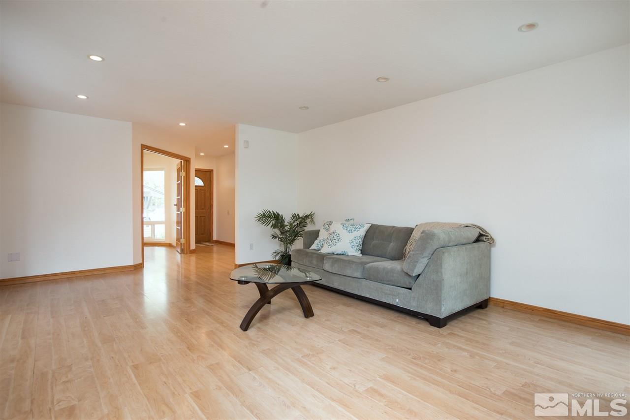 1518 Crown Drive Reno, NV 89503 - Photo 5 of 24 Photo 5