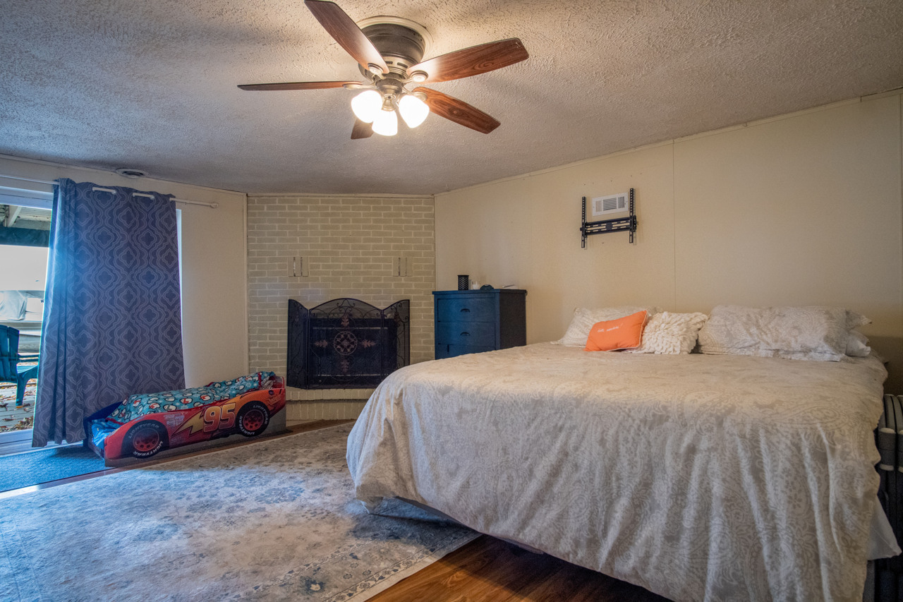 1910 Baintree Road Lake Summerset, IL 61019 - Photo 23 of 42 a bedroom with a bed and a closet