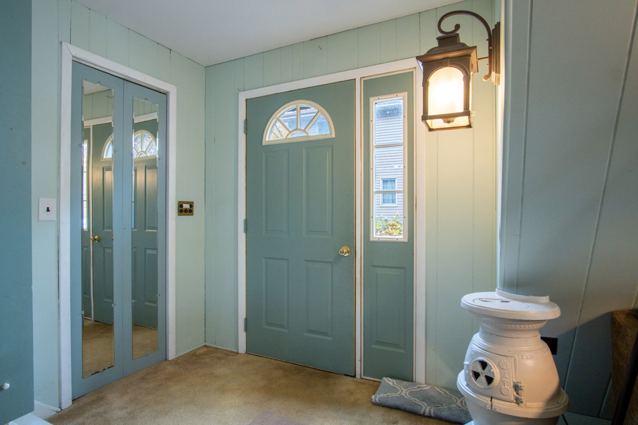 1910 Baintree Road Lake Summerset, IL 61019 - Photo 5 of 42 a view of a bathroom with windows