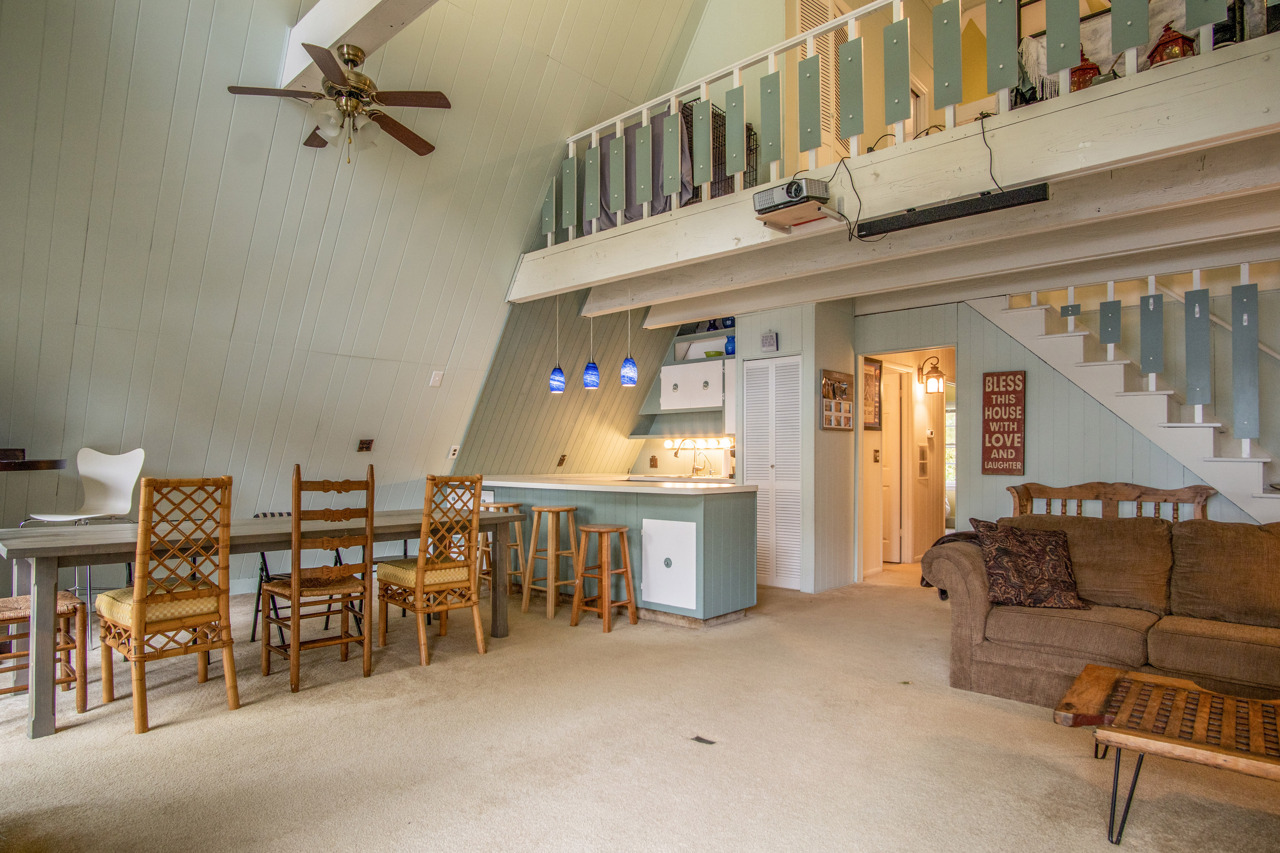 1910 Baintree Road Lake Summerset, IL 61019 - Photo 9 of 42 a view of a livingroom with furniture and window