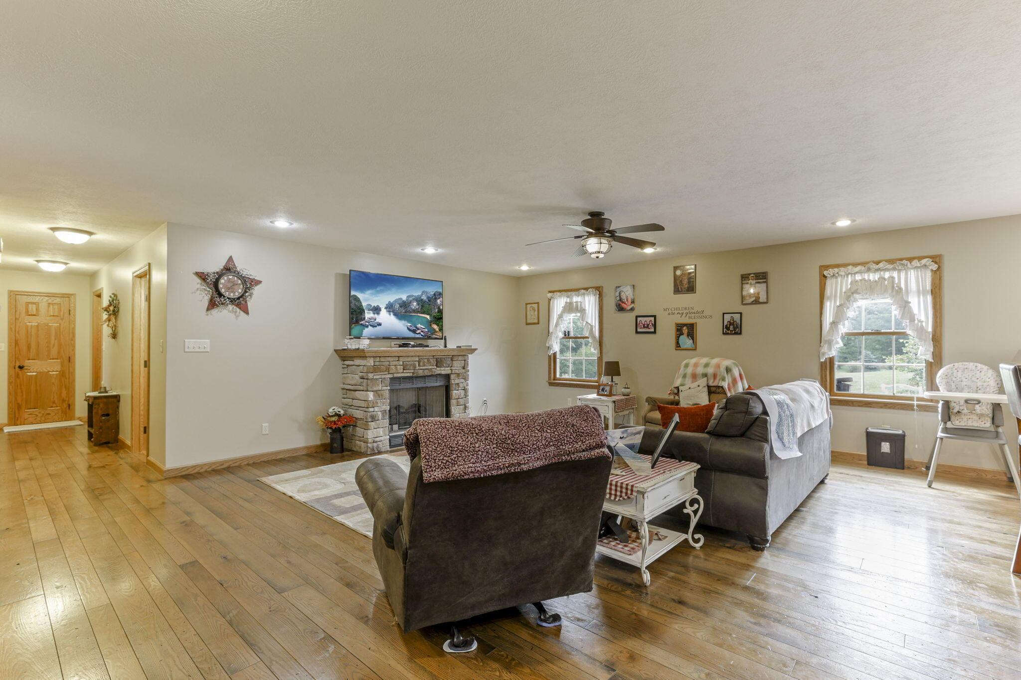 3982 Green Road Northeast Somerset, OH 43783 - Photo 9 of 57 11-web-or-mls-0V3A1896